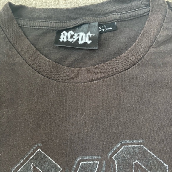 AC/DC Back In Black Size Small Charcoal Short Sleeve Tee - Picture 3 of 5